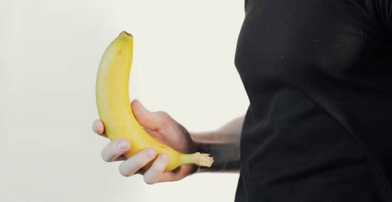 masáž na zväčšenie penisu na príklade banánu